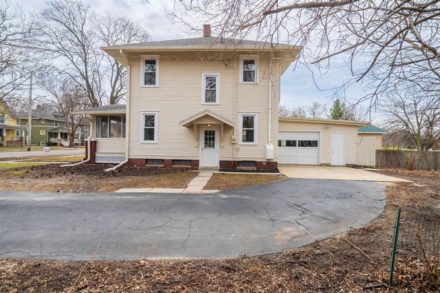 907 S Fell Avenue, Normal, IL 61761