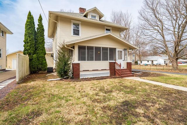 907 S Fell Avenue, Normal, IL 61761