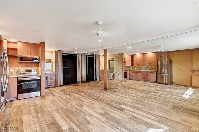 4600 Paradise Road 40, Las Vegas, NV 89169