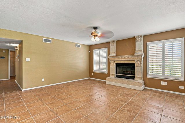 6443 LOMA DE CRISTO Drive, El Paso, TX 79912