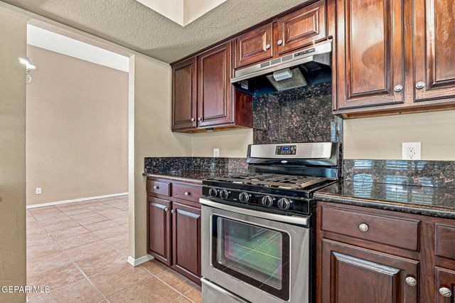 6443 LOMA DE CRISTO Drive, El Paso, TX 79912