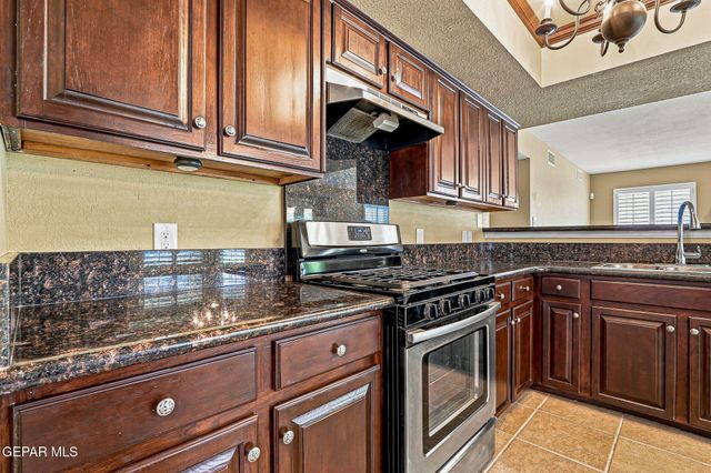 6443 LOMA DE CRISTO Drive, El Paso, TX 79912