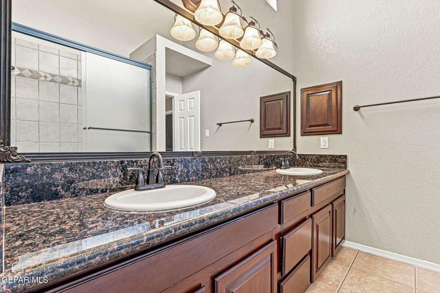 6443 LOMA DE CRISTO Drive, El Paso, TX 79912