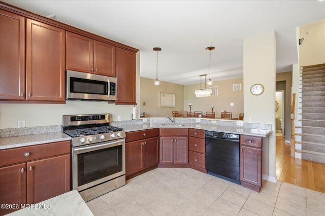 140 Melanie Way 1910, Manahawkin, NJ 08050