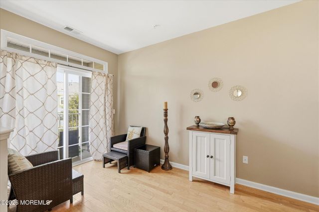 140 Melanie Way 1910, Manahawkin, NJ 08050
