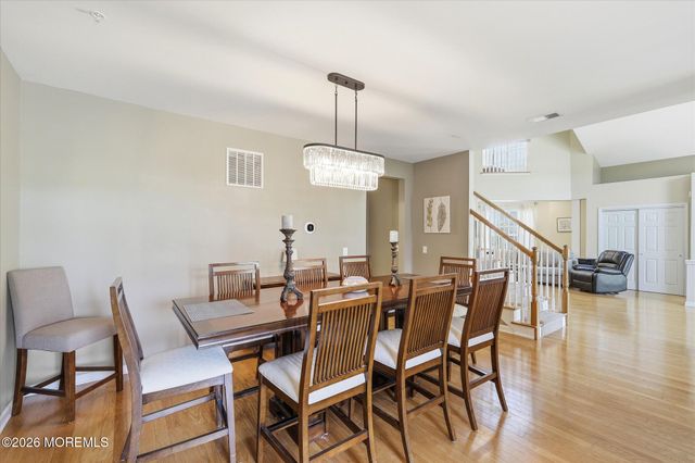140 Melanie Way 1910, Manahawkin, NJ 08050