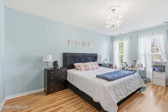 140 Melanie Way 1910, Manahawkin, NJ 08050