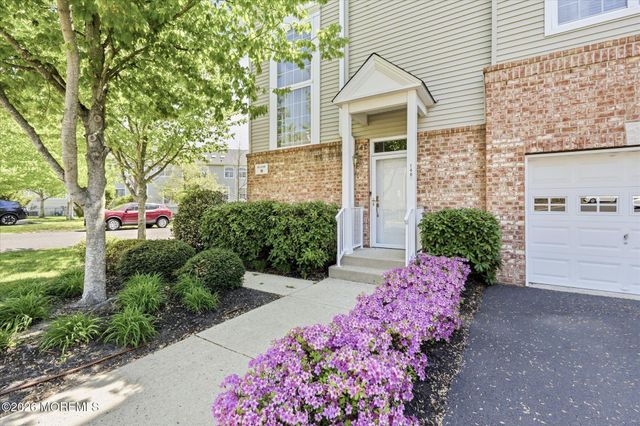 140 Melanie Way 1910, Manahawkin, NJ 08050