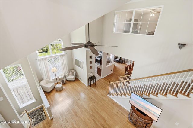 140 Melanie Way 1910, Manahawkin, NJ 08050