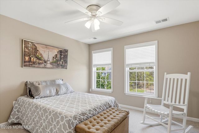140 Melanie Way 1910, Manahawkin, NJ 08050