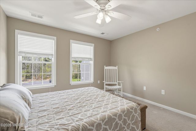 140 Melanie Way 1910, Manahawkin, NJ 08050