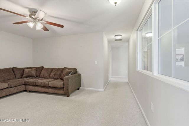140 Melanie Way 1910, Manahawkin, NJ 08050