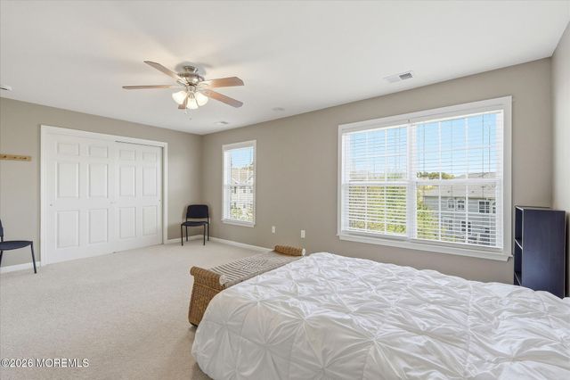 140 Melanie Way 1910, Manahawkin, NJ 08050