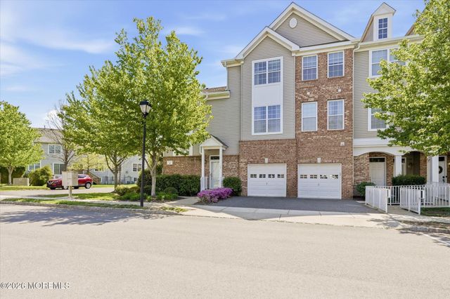 140 Melanie Way 1910, Manahawkin, NJ 08050