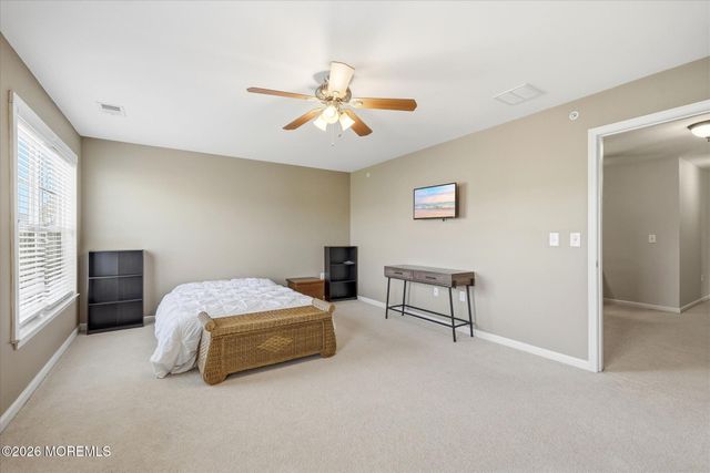 140 Melanie Way 1910, Manahawkin, NJ 08050