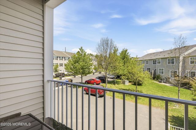 140 Melanie Way 1910, Manahawkin, NJ 08050