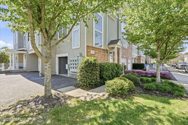 140 Melanie Way 1910, Manahawkin, NJ 08050