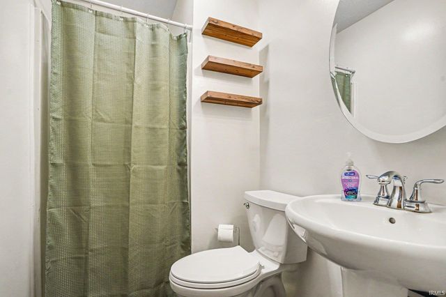 402 S Wheatland Drive, Goshen, IN 46526
