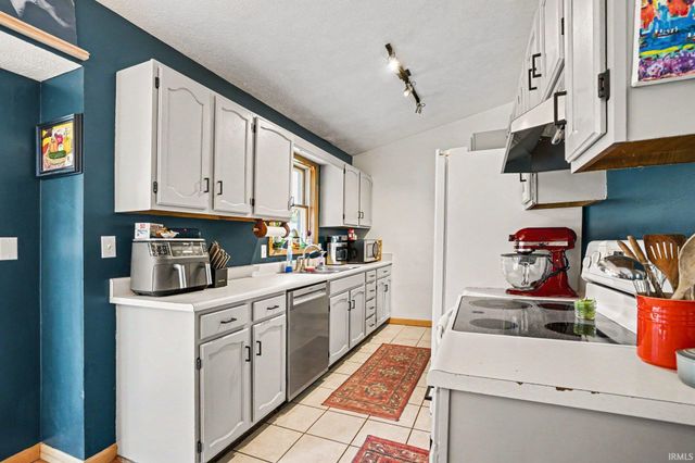 402 S Wheatland Drive, Goshen, IN 46526