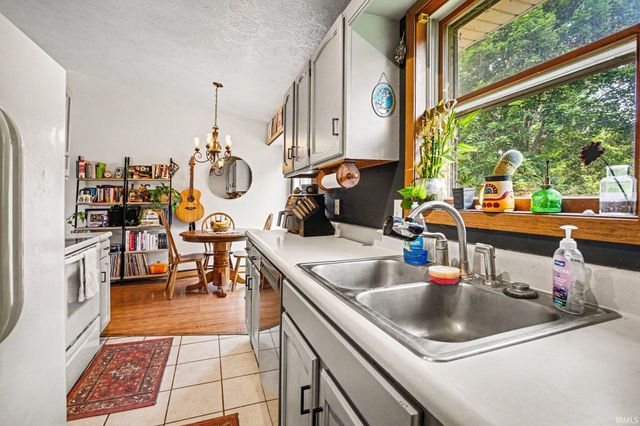 402 S Wheatland Drive, Goshen, IN 46526