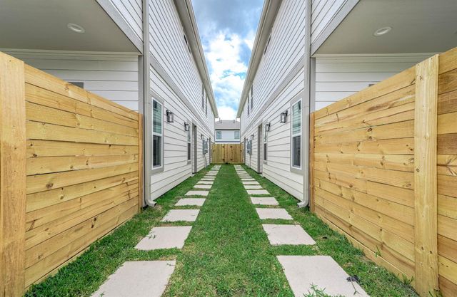 783 Fortune Street B, Houston, TX 77088