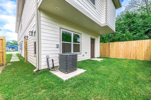 783 Fortune Street B, Houston, TX 77088