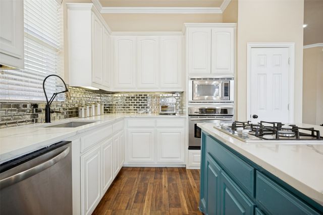 8019 Navisota Drive, Lantana, TX 76226