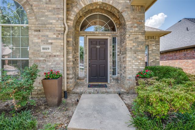 8019 Navisota Drive, Lantana, TX 76226