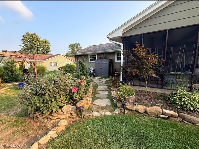 3354 Sandalwood Lane, Austintown, OH 44511