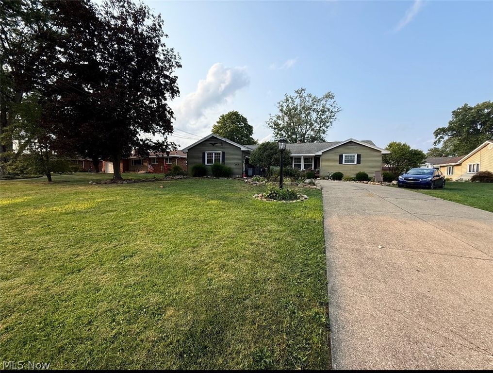 3354 Sandalwood Lane, Austintown, OH 44511