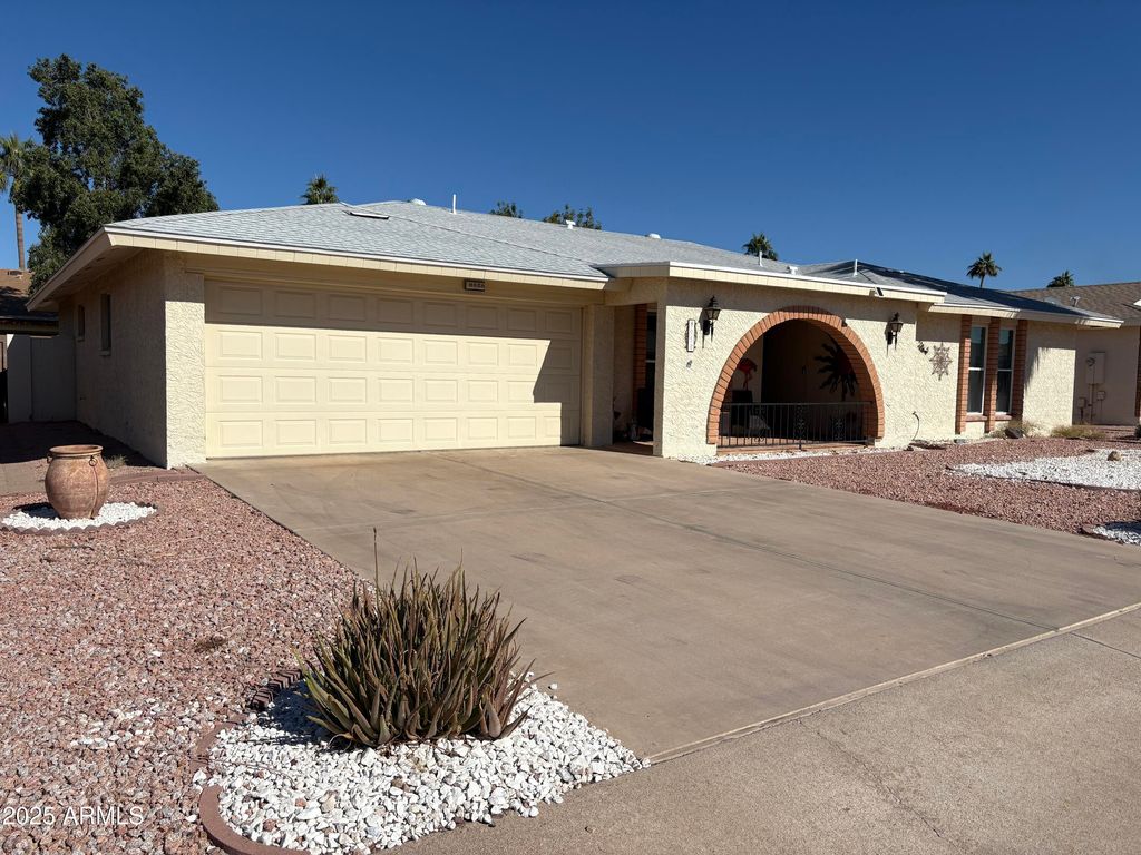 8056 E KIVA Avenue, Mesa, AZ 85209
