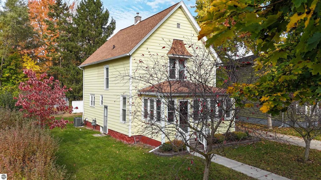 Image 1 of property listing at 309 E Andre Avenue, Mt Pleasant, MI 48858