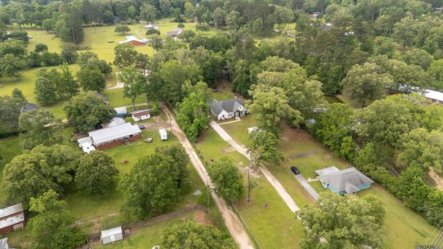13698 Hammack Rd, Denham Springs, LA 70726