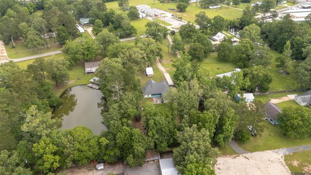 13698 Hammack Rd, Denham Springs, LA 70726