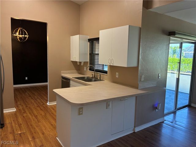 1307 SW 36th TER, Cape Coral, FL 33914