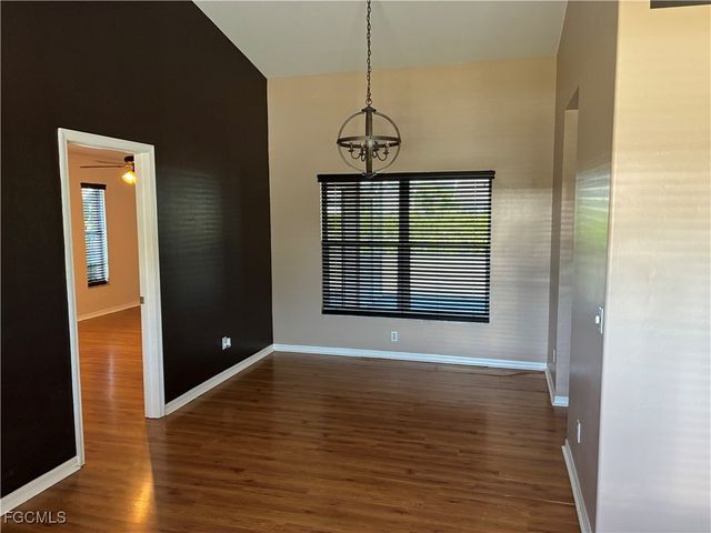 1307 SW 36th TER, Cape Coral, FL 33914