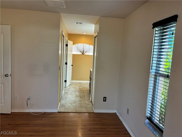 1307 SW 36th TER, Cape Coral, FL 33914