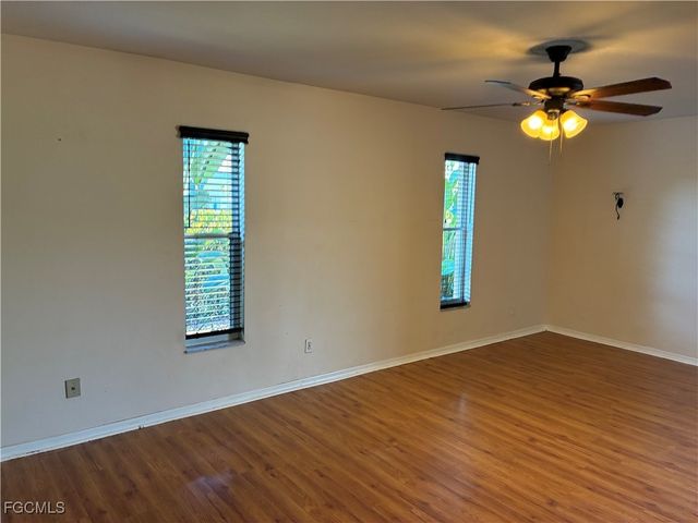 1307 SW 36th TER, Cape Coral, FL 33914