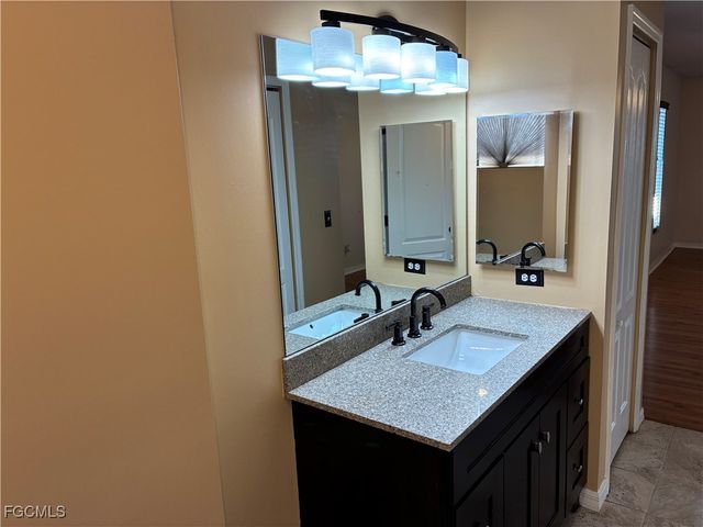 1307 SW 36th TER, Cape Coral, FL 33914