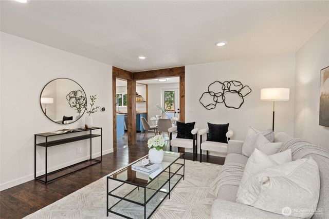 8129 224th Street SW, Edmonds, WA 98026