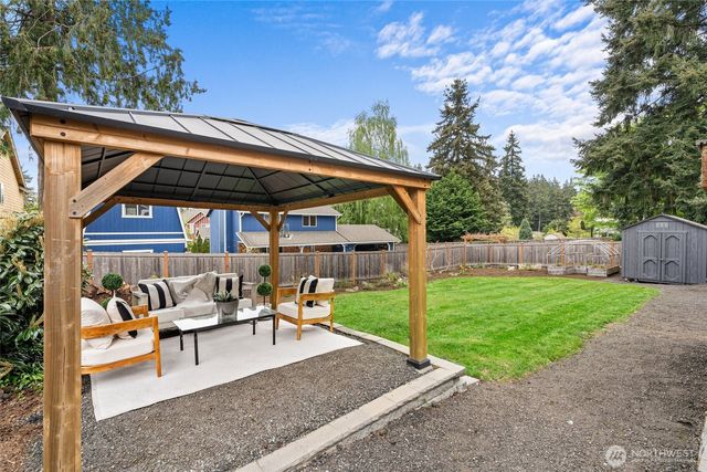 8129 224th Street SW, Edmonds, WA 98026