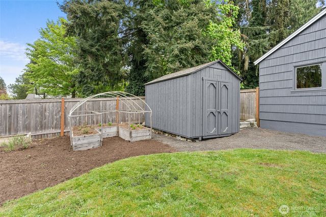 8129 224th Street SW, Edmonds, WA 98026
