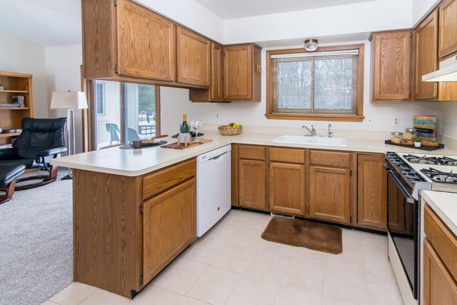 8984 S Christine Drive, Brighton, MI 48114