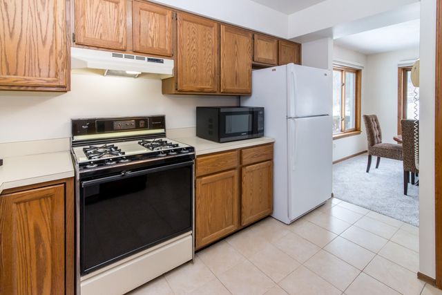 8984 S Christine Drive, Brighton, MI 48114