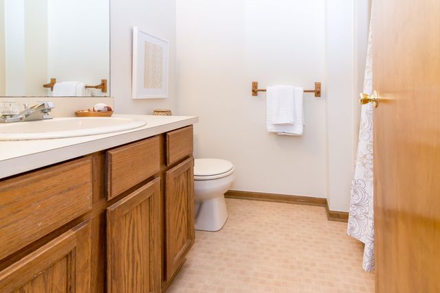 8984 S Christine Drive, Brighton, MI 48114