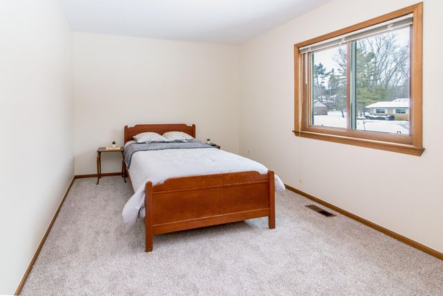 8984 S Christine Drive, Brighton, MI 48114