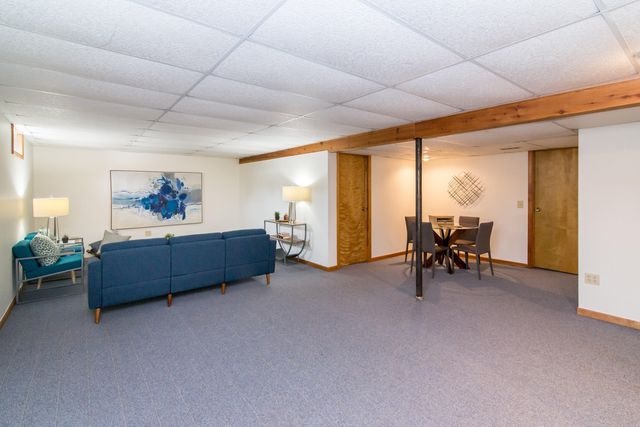 8984 S Christine Drive, Brighton, MI 48114