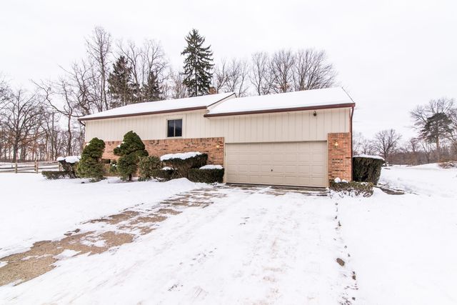 8984 S Christine Drive, Brighton, MI 48114