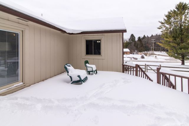 8984 S Christine Drive, Brighton, MI 48114