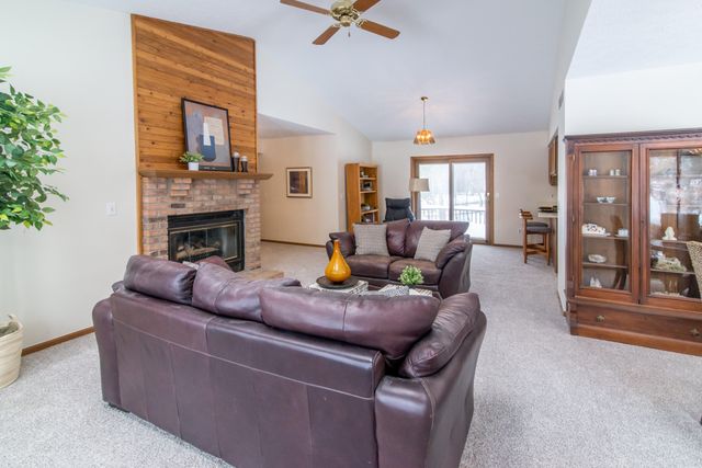 8984 S Christine Drive, Brighton, MI 48114